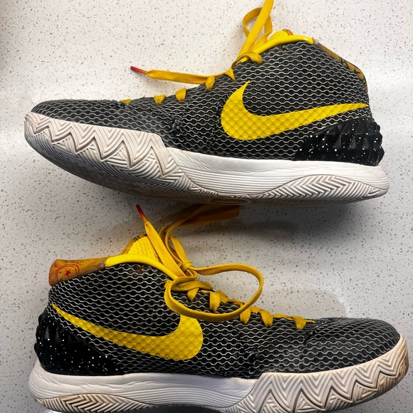 Nike Kyrie 1 ‘Rise’ Men’s Size 10 w/OG Box - Picture 3 of 9